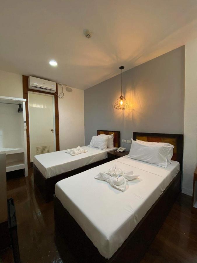 Dumaguete Seafront Hotel Dumaguete City Esterno foto